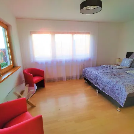 Apartamento Bodensee Apartments Bermatingen Mit Hallenbad Bermatingen